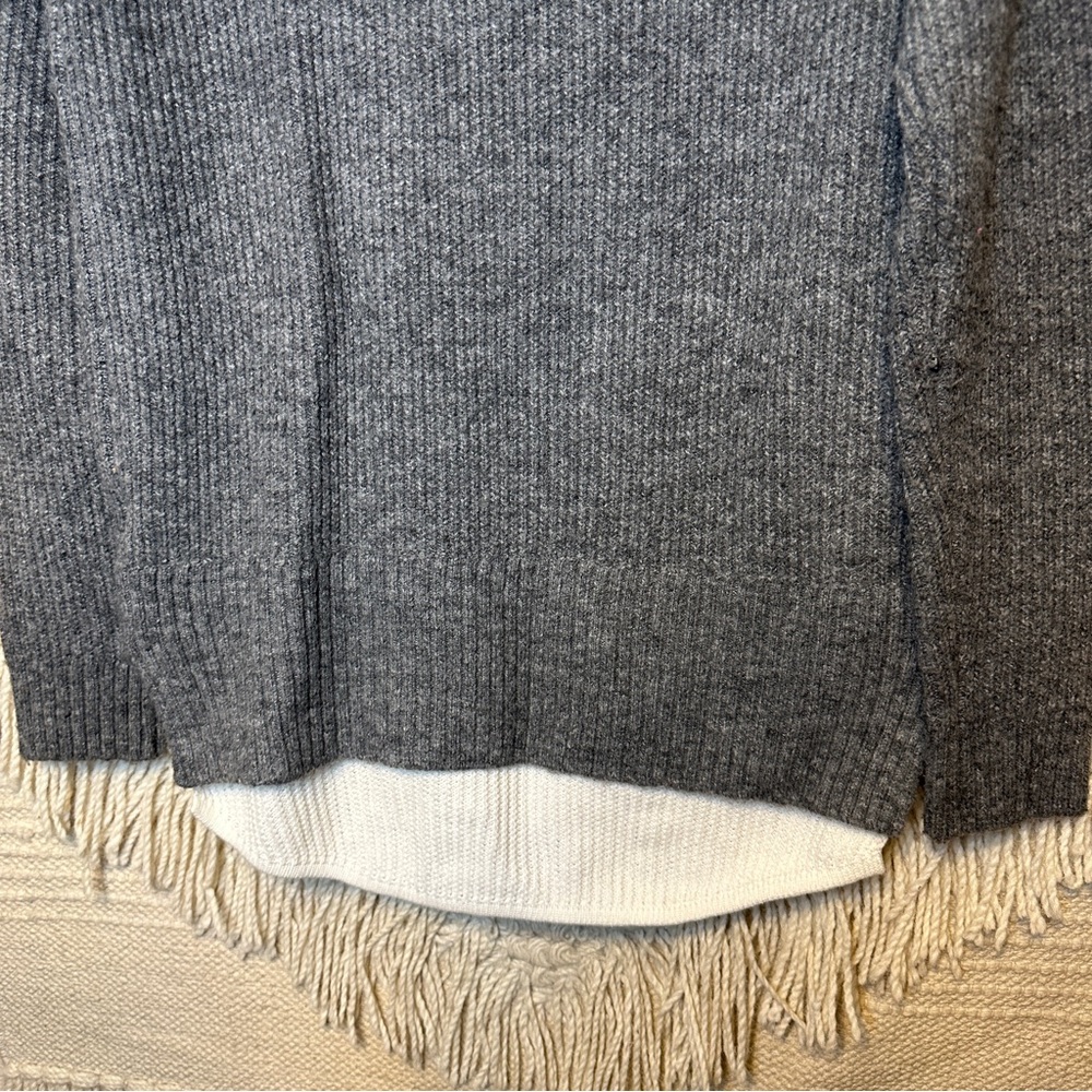 UNIF x Urban Outfitters gray and white layer ribbed crewneck sweater S - Picture 11 of 12